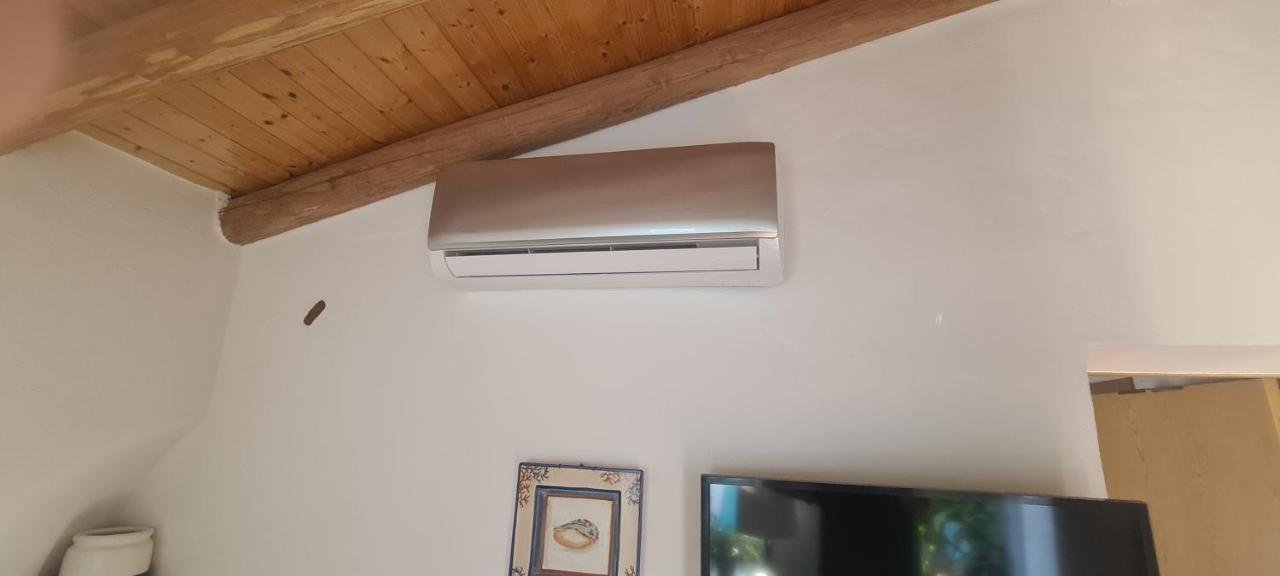 Beautiful House In Stunning Nature, 22 Minutes From Beaches, 5 Minutes To Lake, Air Condition Cool And Heat, And Very Fast Internet In All Rooms, Dishwasher, Washing Machine And Induction Cooking Silves Luaran gambar